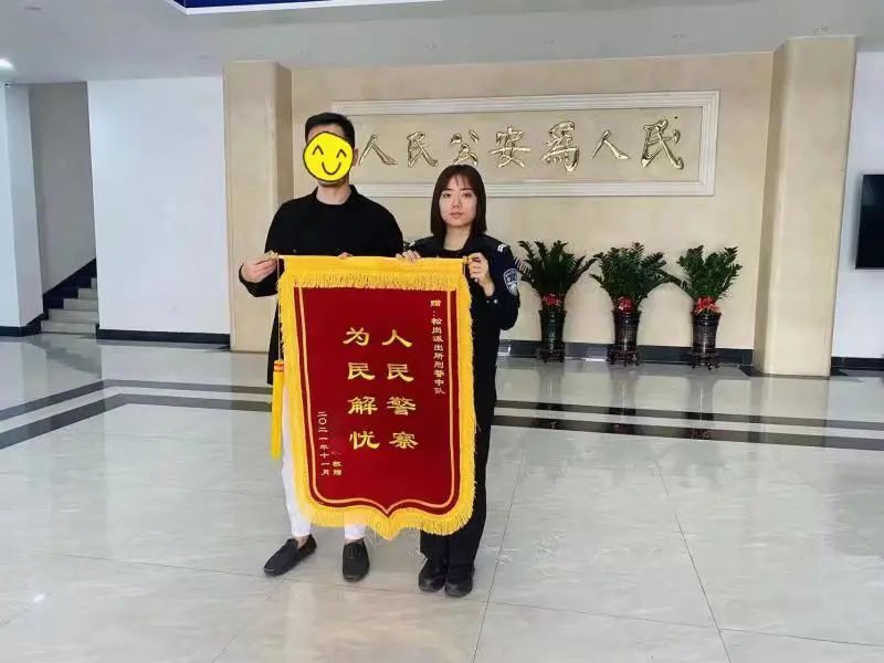 DƬ